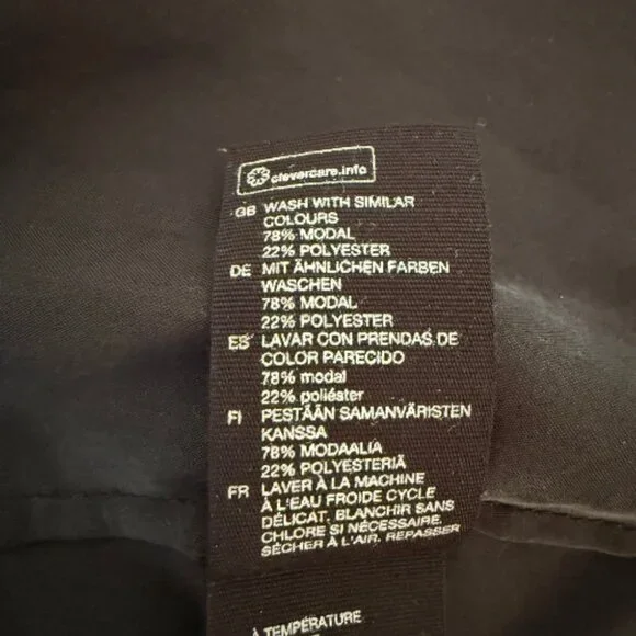 & Other Stories Black Mini Dress – Silky material and flattering Fit - Picture 7 of 7